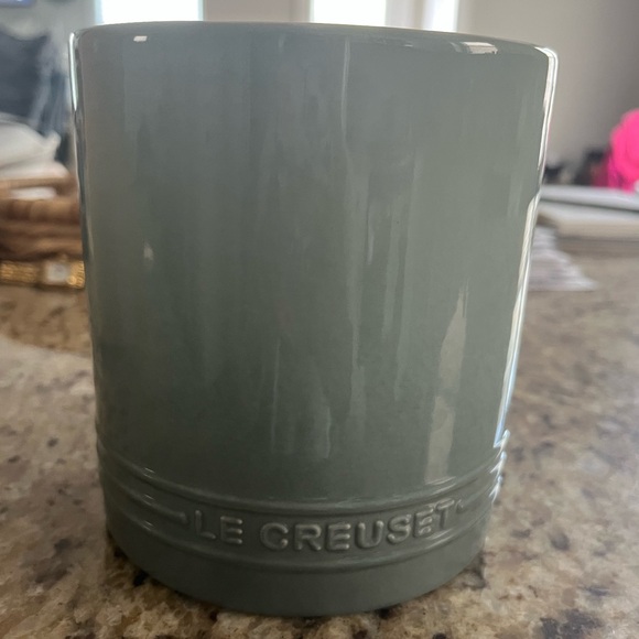 Le Cruset - Signature Utensil Crock in Sea Salt - Picture 2 of 9